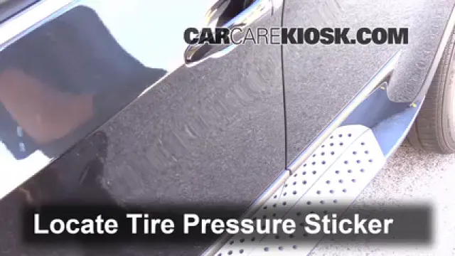 2013 BMW X5 xDrive35i 3.0L 6 Cyl. Turbo Pneus et roues Vérifier la pression des pneus